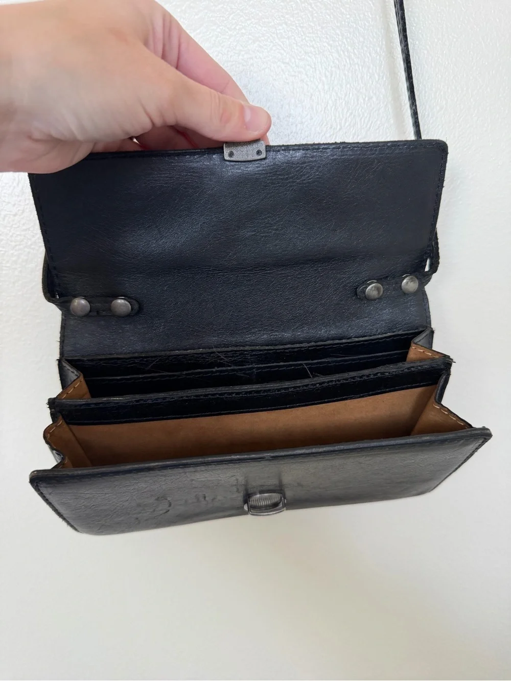 PATRICIA NASH Black Leather Crossbody Wallet